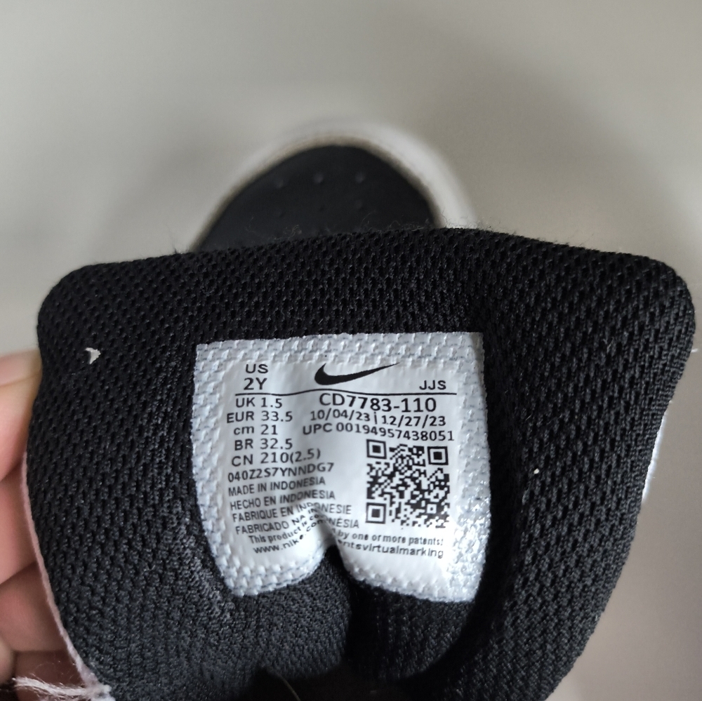 Nike Kids High-Top Sneakers - Black, White, and Red - Picture 2 of 4
